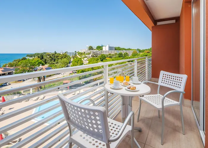 Albatros Plava Laguna Hotel 4*