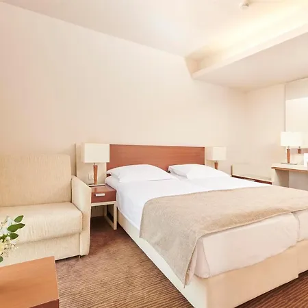 Отель Albatros Plava Laguna 4*