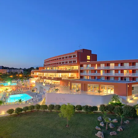 Hotel Albatros Plava Laguna 4*