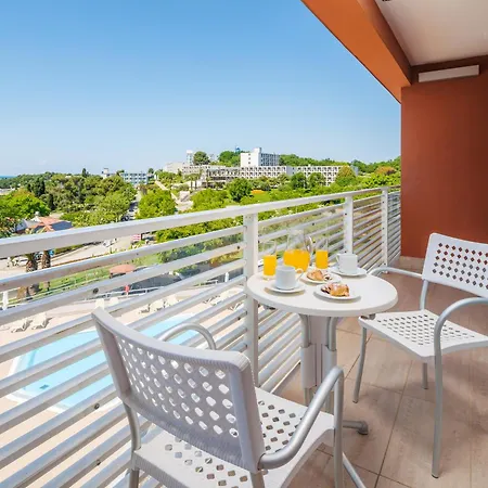 Albatros Plava Laguna Hotel 4*