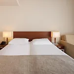 Albatros Plava Laguna 호텔 4*