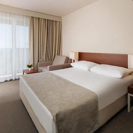 Albatros Plava Laguna 4* ポレッチ