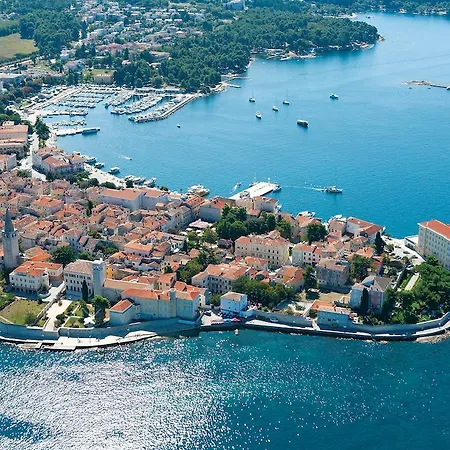 Albatros Plava Laguna Ξενοδοχείο 4*